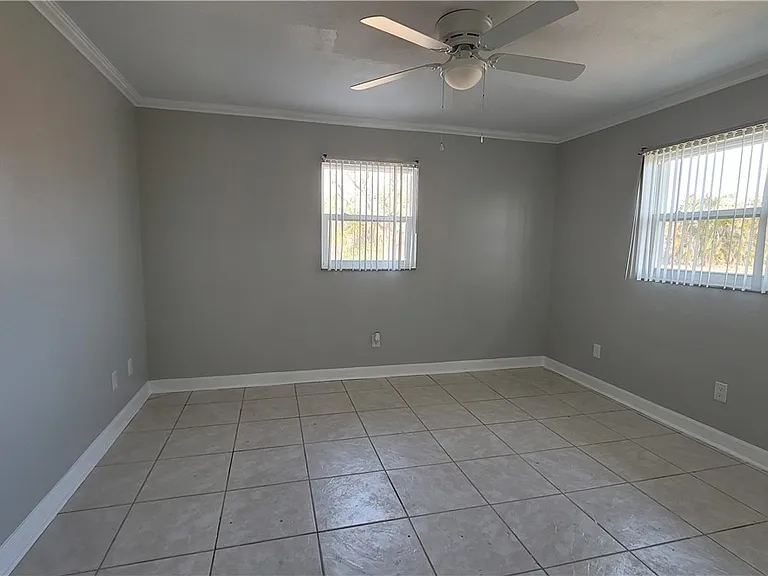 4402 Santa Barbara Blvd — Photo 10