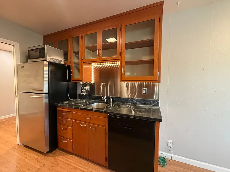 94 Bayo Vista Ave #305 — Photo 8