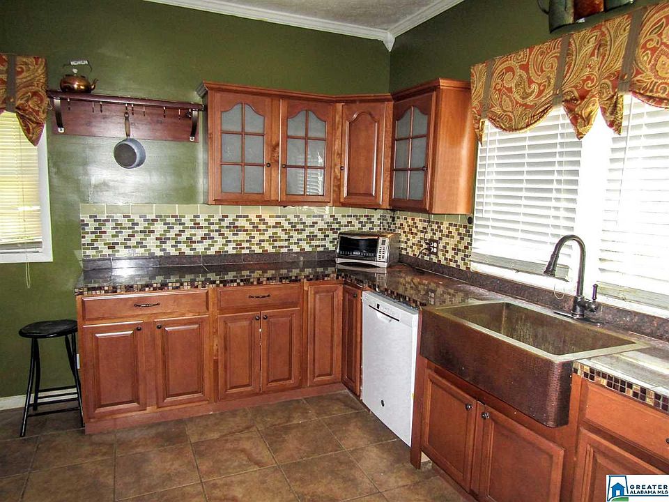 1st image of 316 1st Ave N