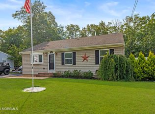 330 Stuart Ave, Toms River, NJ