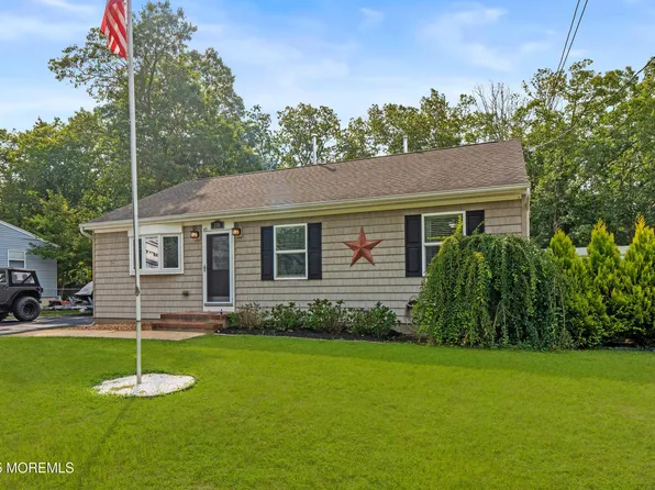 330 Stuart Avenue, Toms River, NJ 08755