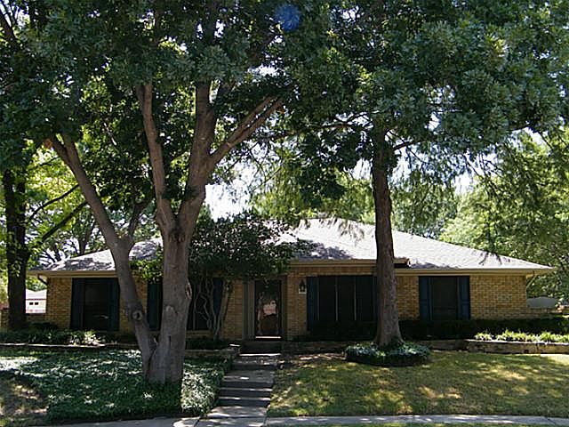 1st image of 106 La Fawn Cir