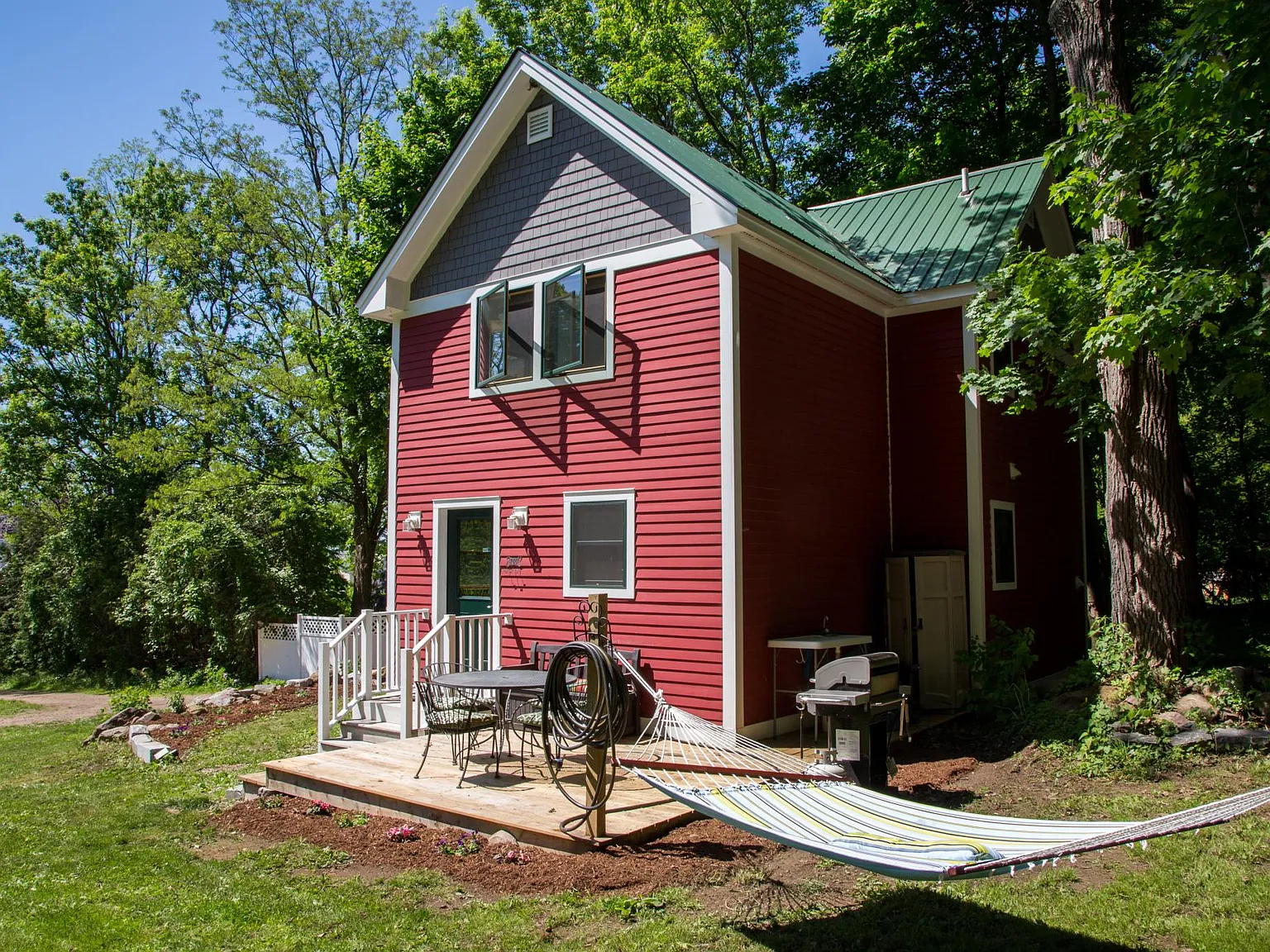 3 bed, 1400 sqft, $2,800 — Photo 2