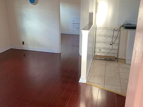 3rd image of 2562 124th St #3