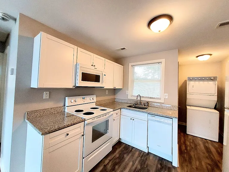 505 W Main St — Photo 20