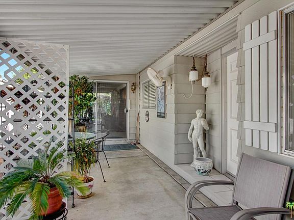 4th image of 377 Club Circle Dr
