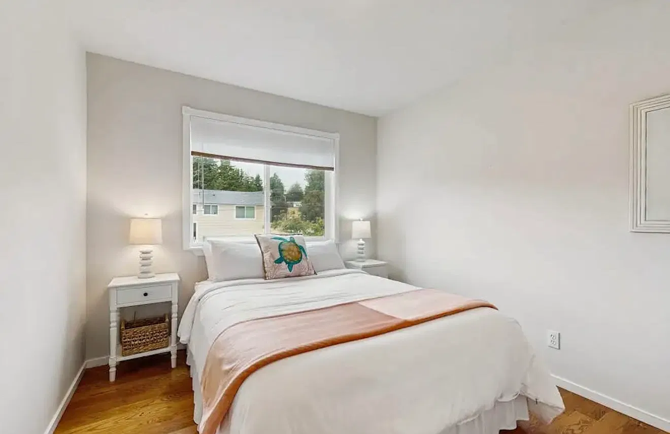 3 bed, 2.5 bath, 1416 sqft, $3,100 — Photo 3