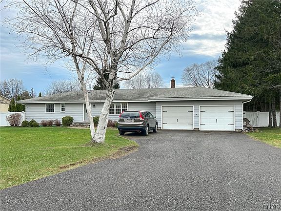 3rd image of 4438 Young Rd