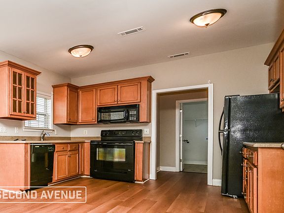 4th image of 31 Camden Way