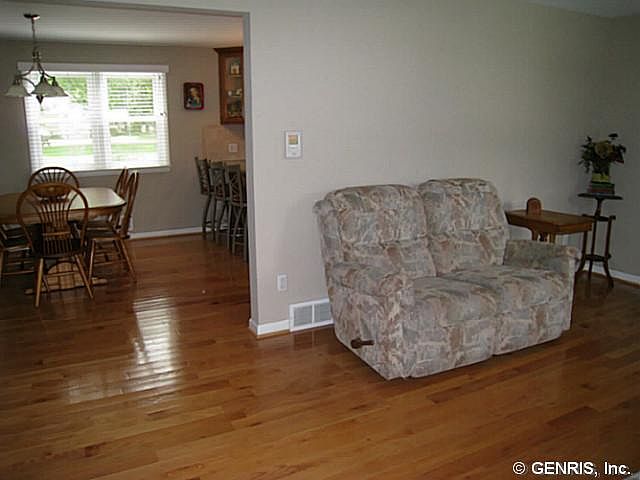 1st image of 421 Brookwood Dr