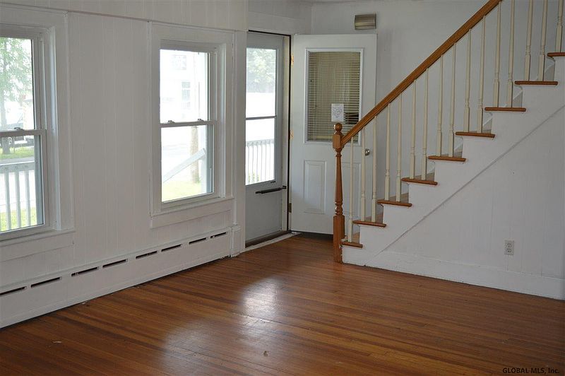 4th image of 31-33 CHATHAM Street