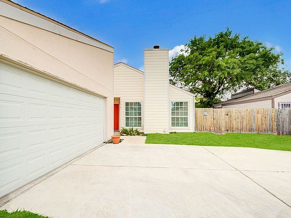 3rd image of 11114 Petworth Dr