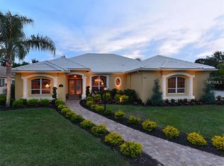 7020 Treymore Ct, Sarasota, FL 34243
