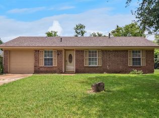 1403 S Rockwall Ave, Terrell, TX 75160