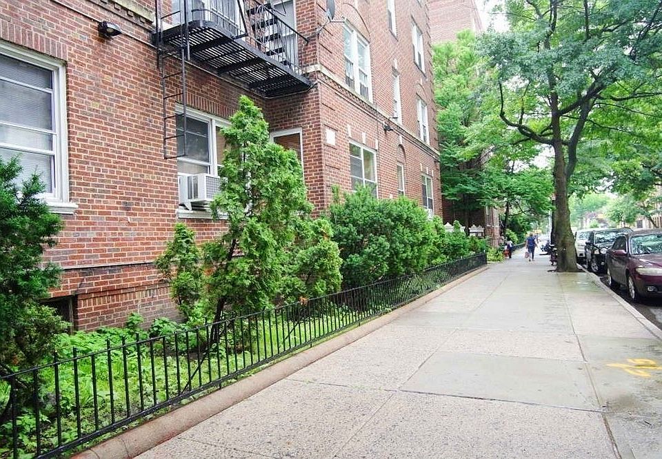 1st image of 141 E 19th St