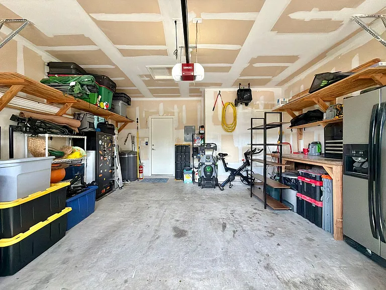 206 Briarwood Dr — Photo 30