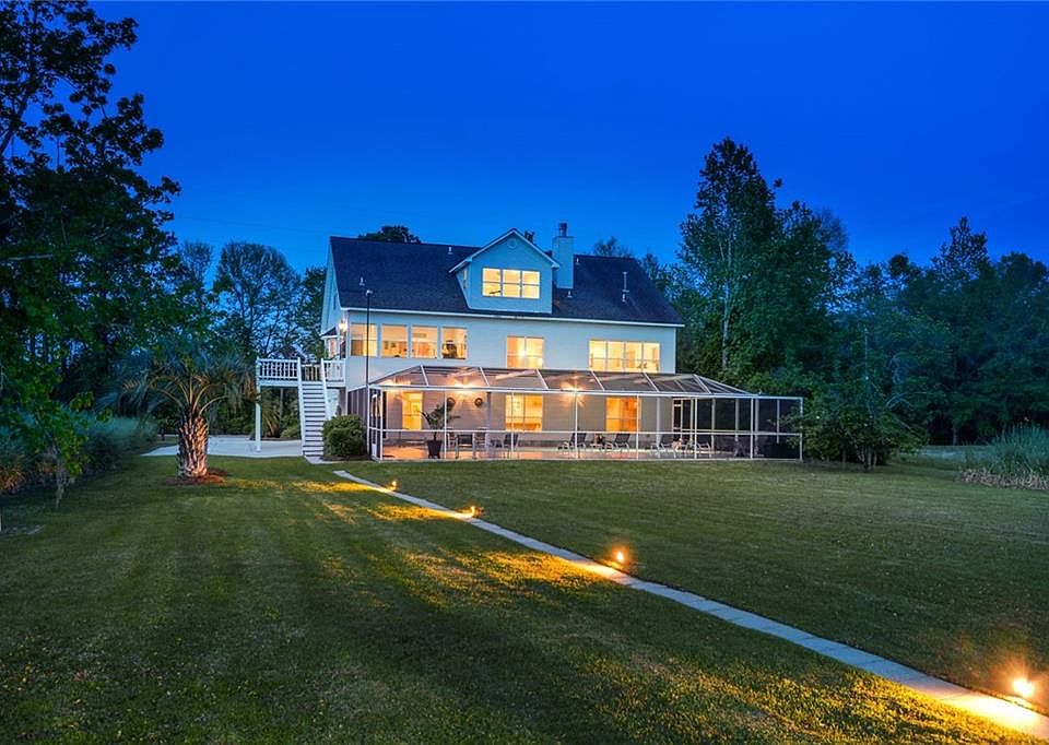 1st image of 120 Royal Dr