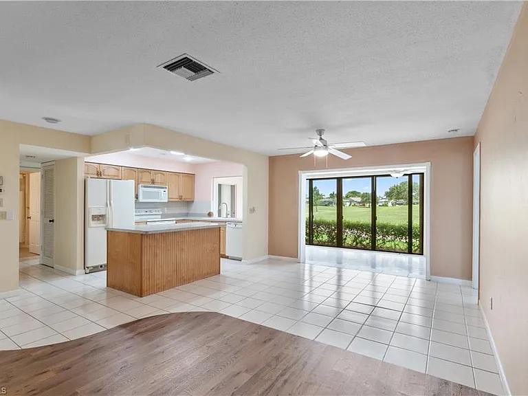 4105 Lakewood Blvd #E-18 — Photo 13