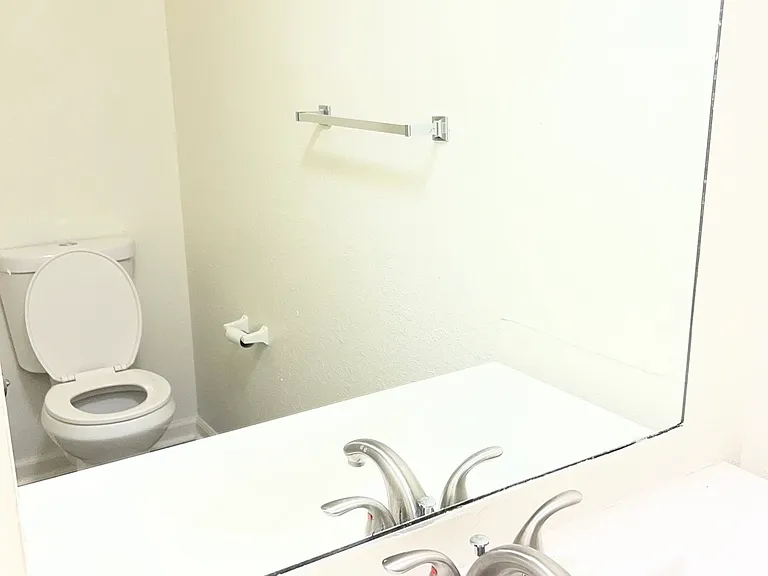 43711 Challenger Way #16 — Photo 3