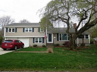 8 Starbrook Dr, Barrington, RI 02806