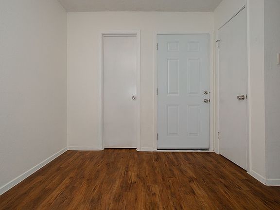 3rd image of 2501 Mission Hill Dr APT A