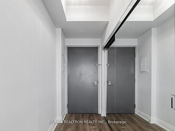 2nd image of 36 Manor Rd E #1003