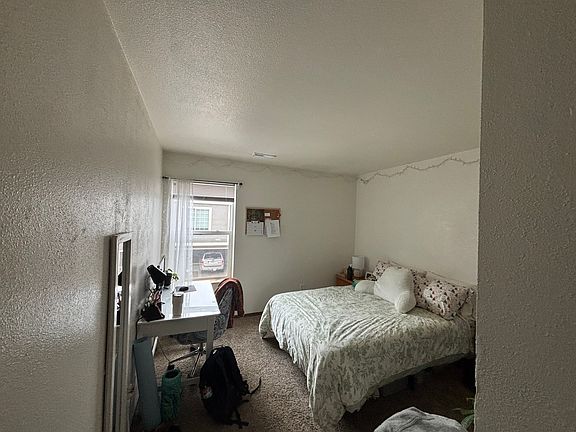 4th image of 915 30th St APT D
