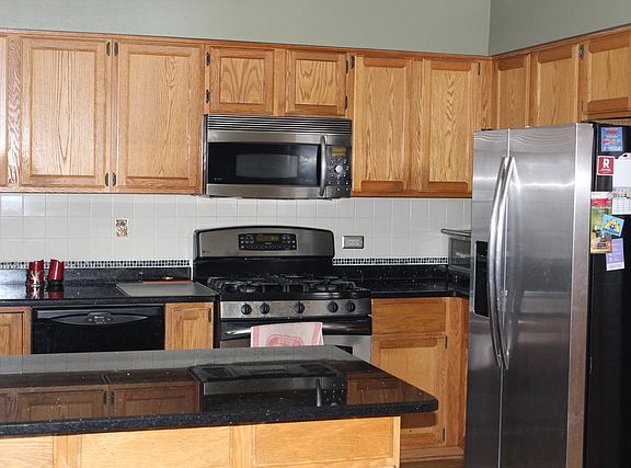 3rd image of 606 Berkshire Ln