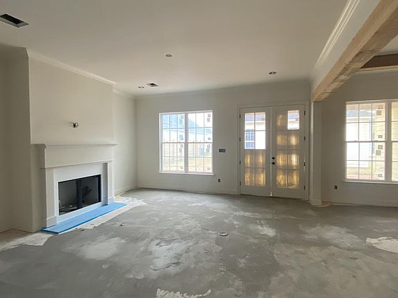 3rd image of 2053 Prestwood Ln