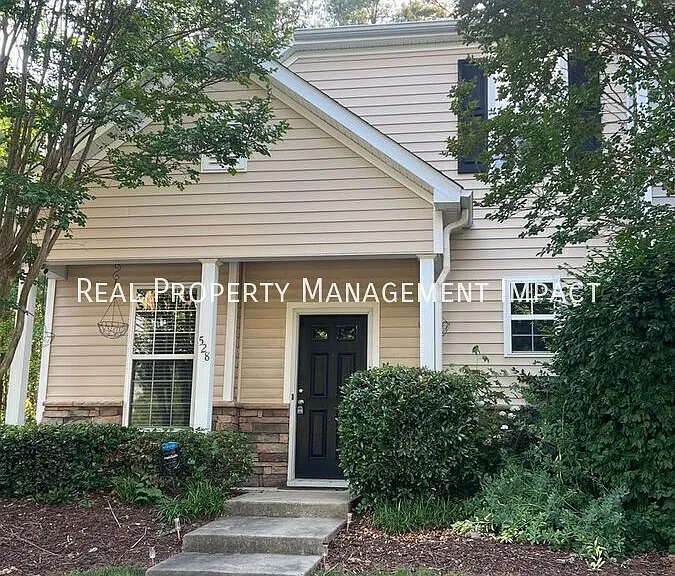 528 Auburn Square Dr — Photo 3