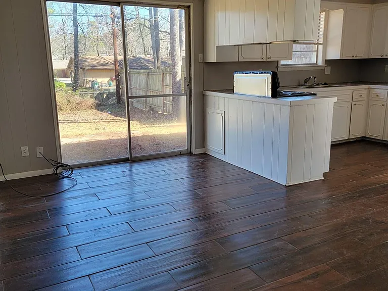 5800 Liberty Cv — Photo 2
