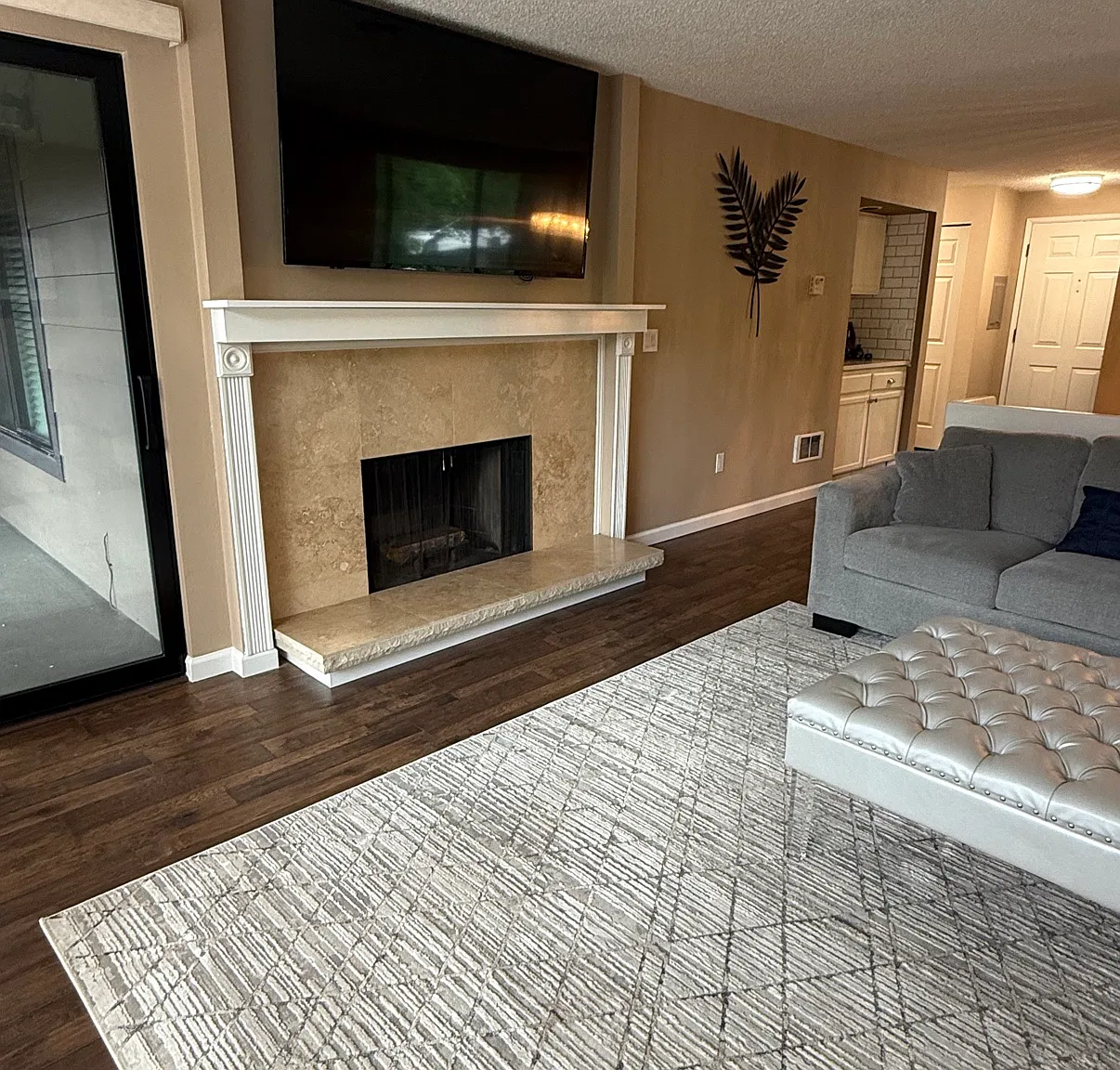 2 bed, 1100 sqft, $3,000 — Photo 2