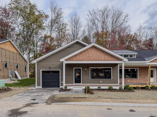 26 Daybreak Ln, Windham, ME 04062