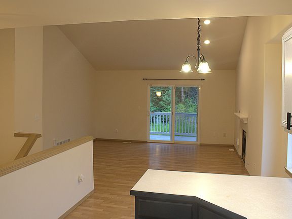 5th image of 5008 50th Ave SE #1