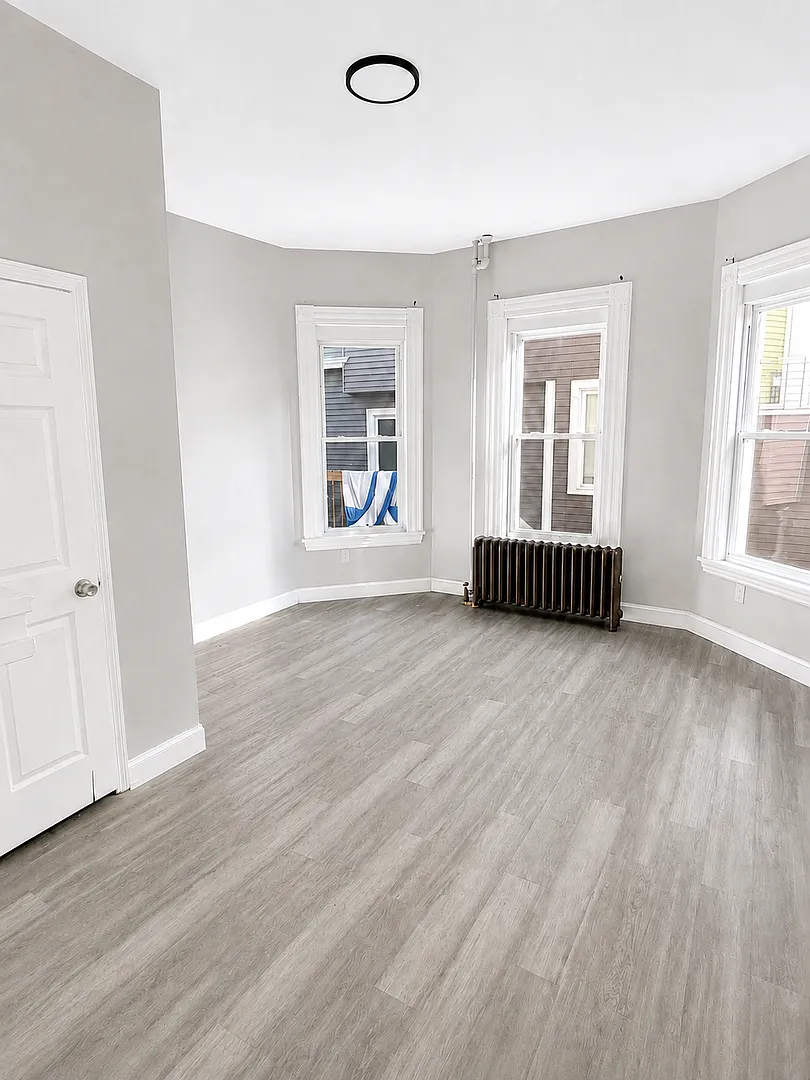 66 Holmes Ave — Photo 3