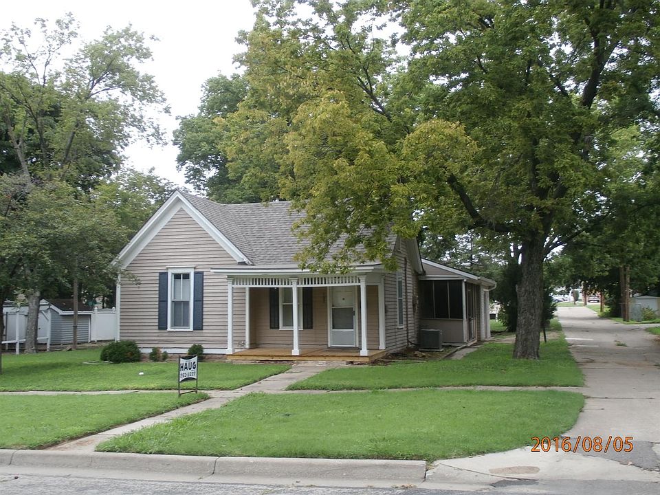 1st image of 105 NE 10th St