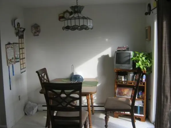 98 Victoria Heights Rd, Hyde Park, MA 02136