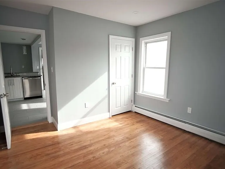 211 Jefferson Ave #3 — Photo 7