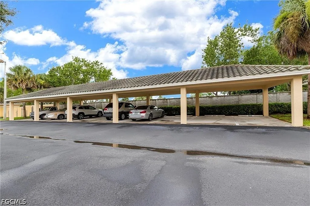 2 bed, 2.0 bath, 1500 sqft, $4,200 — Photo 2