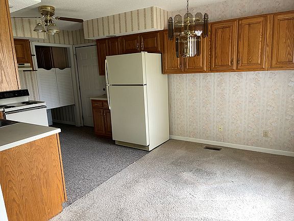 4th image of 4838 E Jackson St #4838