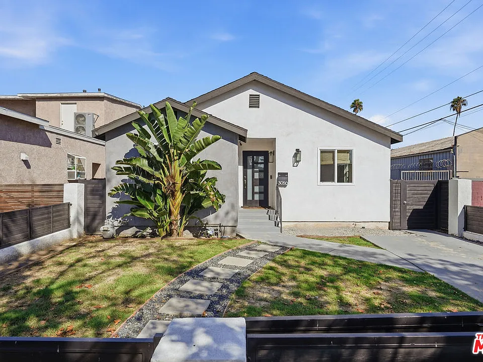 3050 Chesapeake Ave