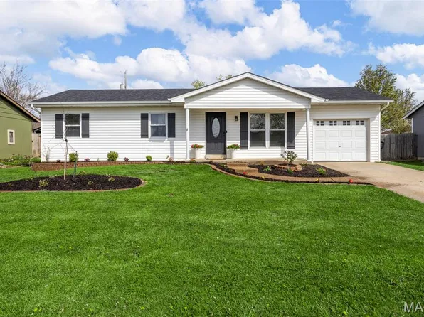 915 Countryside Dr, Troy, MO 63379