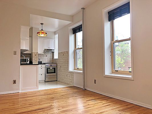 1st image of 124 Thompson St APT 16