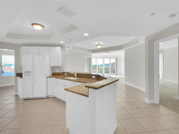 2745 1st St APT 405, Fort Myers, FL 33916