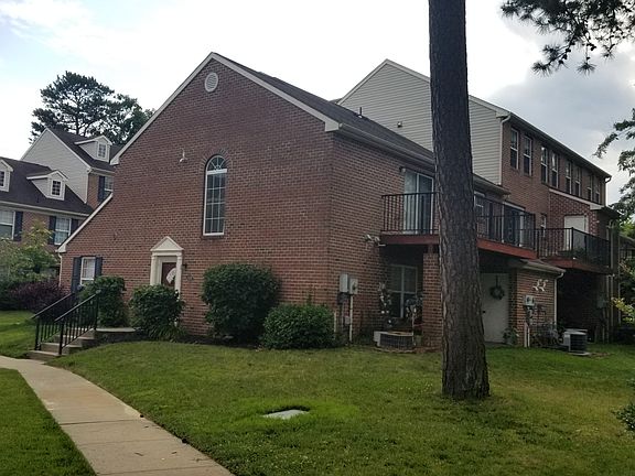 2nd image of 1532 Thomas Jefferson Ct