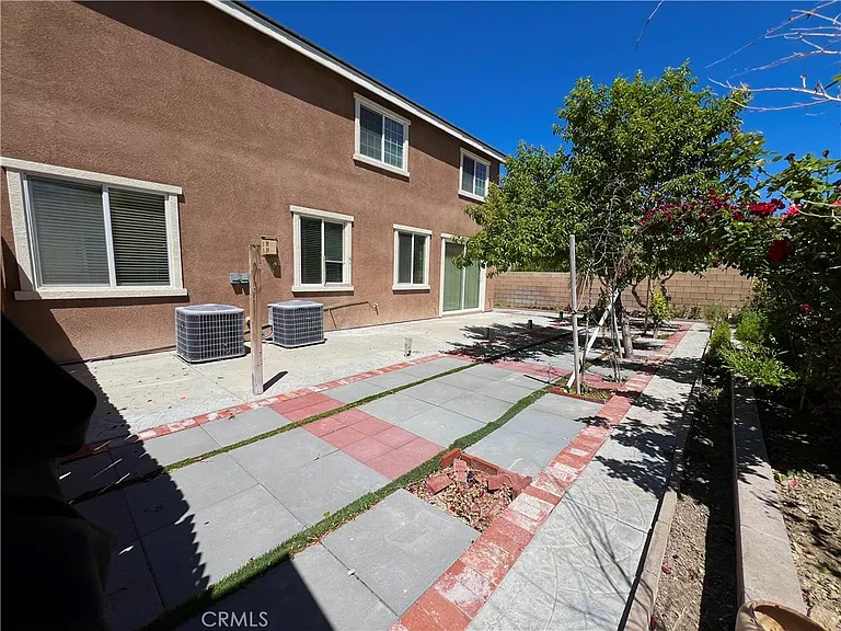 4564 Jewel Dr — Photo 29