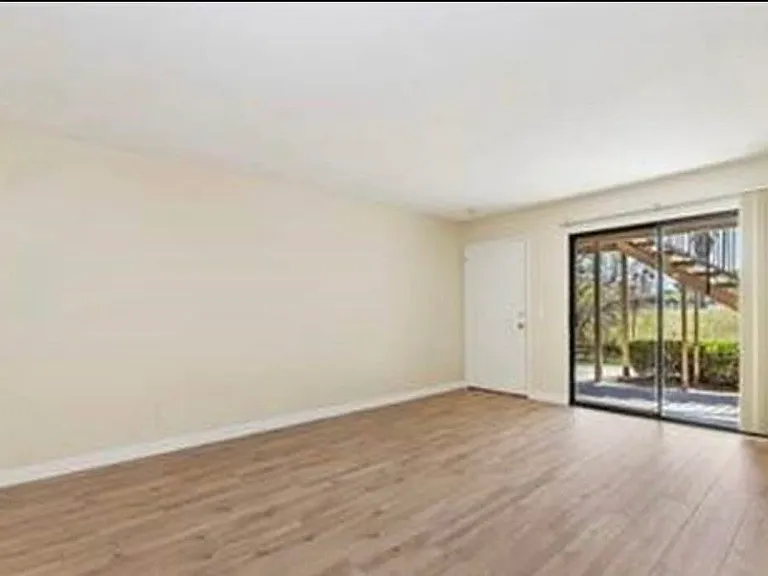 2467 W Acacia Ave — Photo 6
