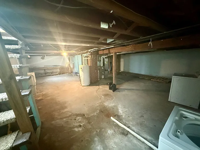 515 W Strowbridge St — Photo 20