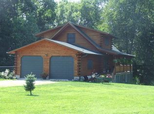 10805 Timberview Dr, Anamosa, IA 52205