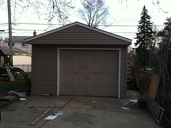 5th image of 1085 Highland Ave